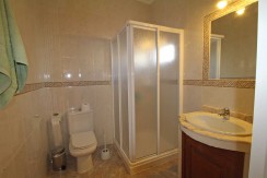 40.-Ensuite Shower Room