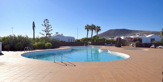 Refurbished Villa with Communal Pool and Tennis Court